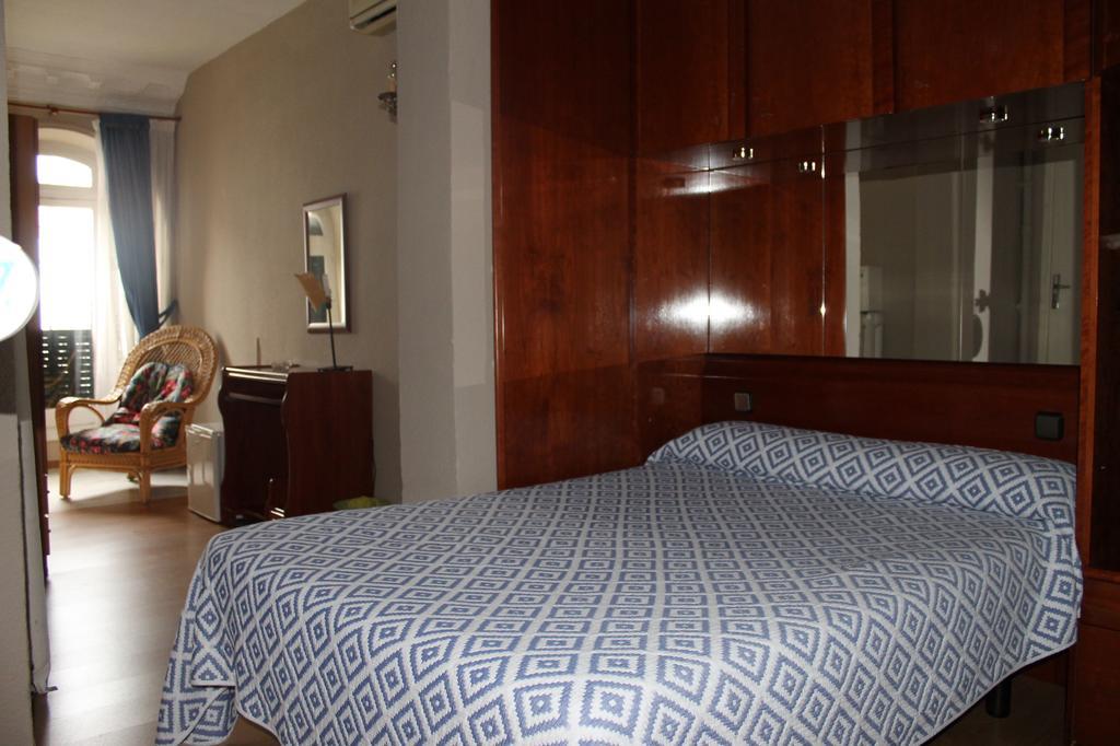 Hostal Trevinca มาดริด ภายนอก รูปภาพ