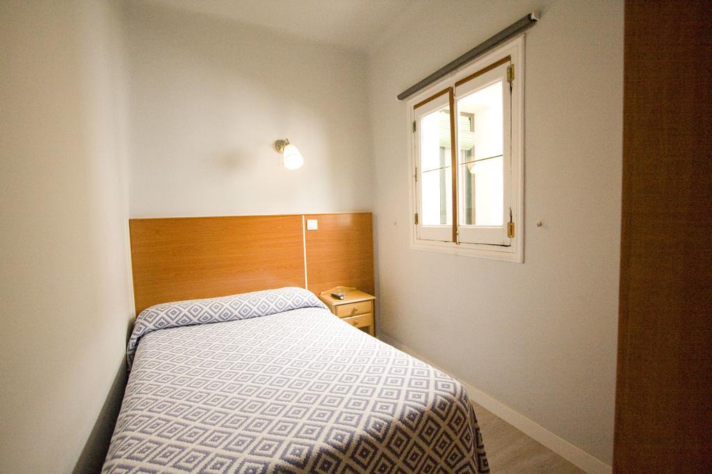 Hostal Trevinca มาดริด ภายนอก รูปภาพ