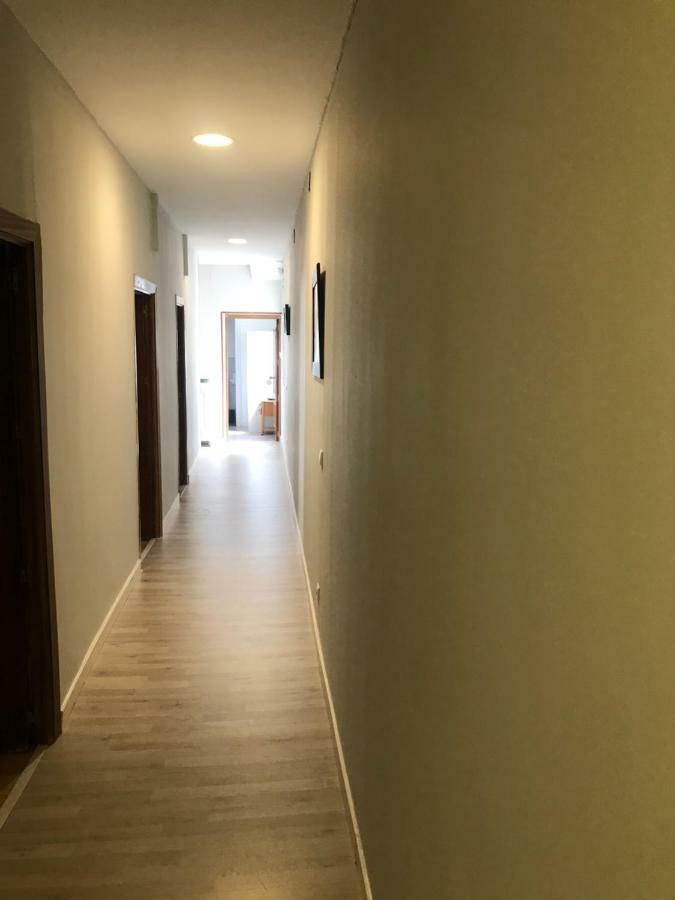 Hostal Trevinca มาดริด ภายนอก รูปภาพ
