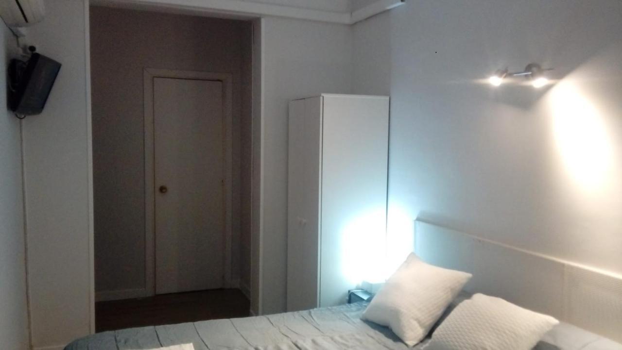 Hostal Trevinca มาดริด ภายนอก รูปภาพ